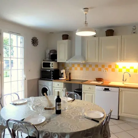 La Palmyre - Maison Mitoyenne En Pierres - Avec Piscine Privee Villa