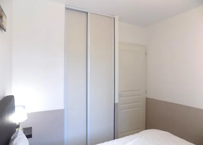 La Palmyre - Maison Mitoyenne En Pierres - Avec Piscine Privee Βίλα