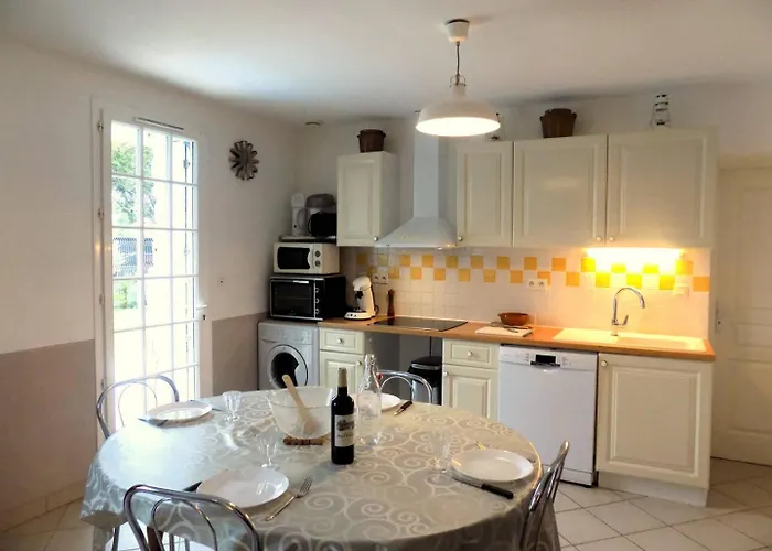 La Palmyre - Maison Mitoyenne En Pierres - Avec Piscine Privee Βίλα