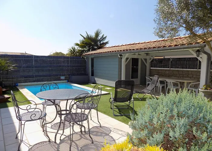 La Palmyre - Maison Mitoyenne En Pierres - Avec Piscine Privee Βίλα Les Mathes